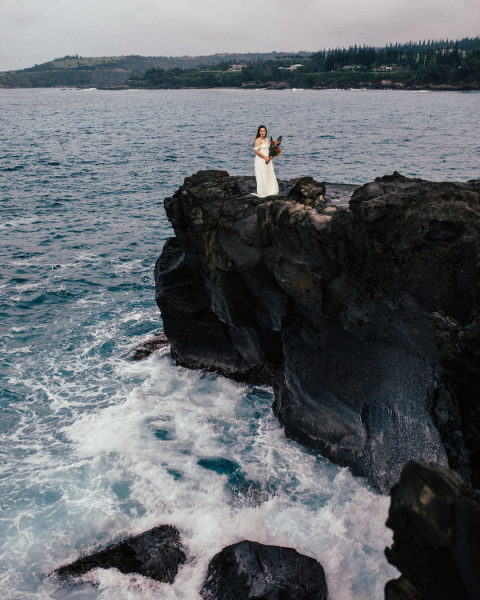 ocean cliff wedding locations hawaii