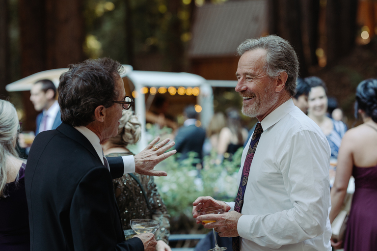 yes that is Bryan Cranston
